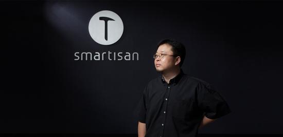 羅永浩漫談成長(zhǎng)進(jìn)化 彪悍的人生也要解釋